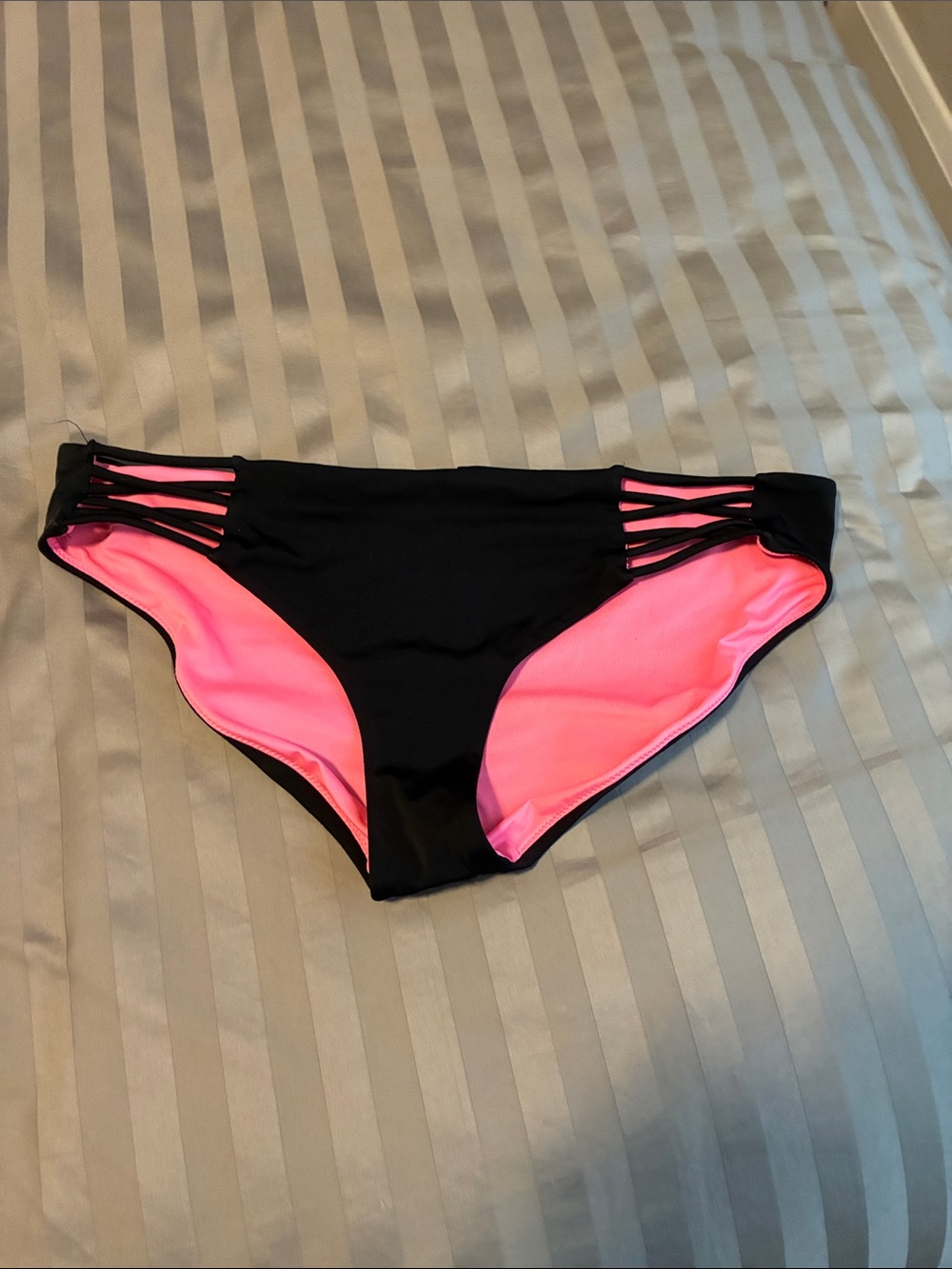 NWOT PINK Victoria’s Secret Black & Hot Pink Strappy Bikini Bottom size L